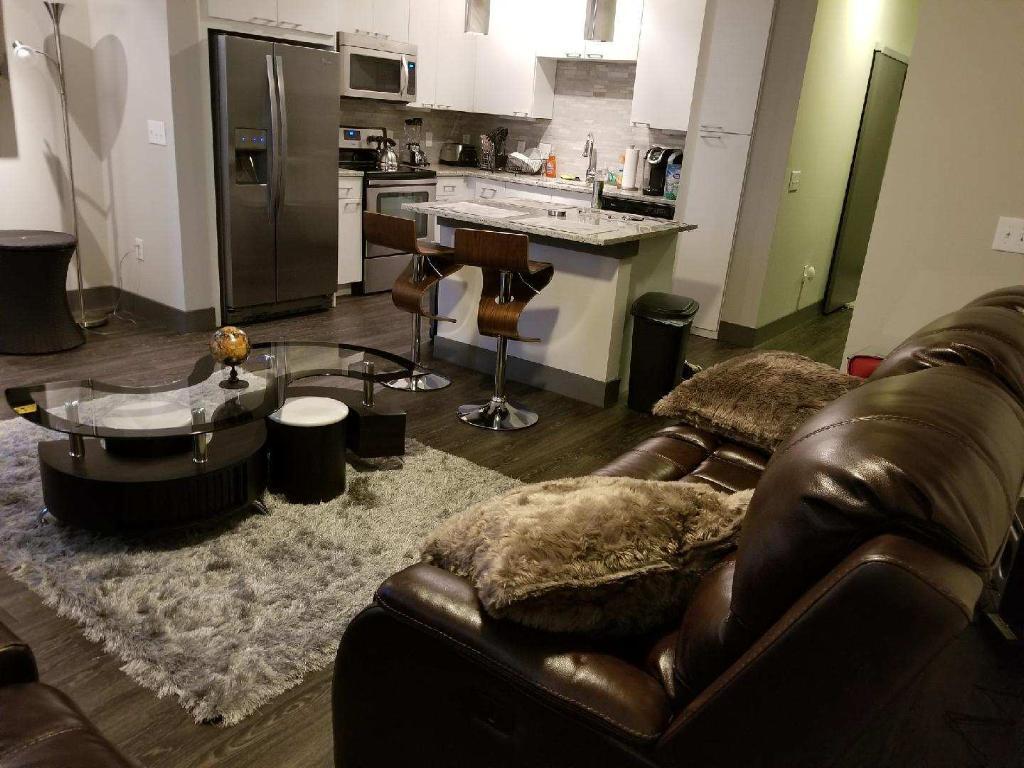 Executive Posh * Dallas