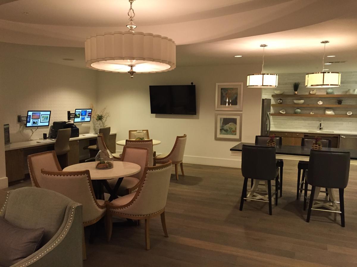 Executive Posh Apartment
