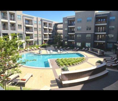 Executive Posh Apartment *