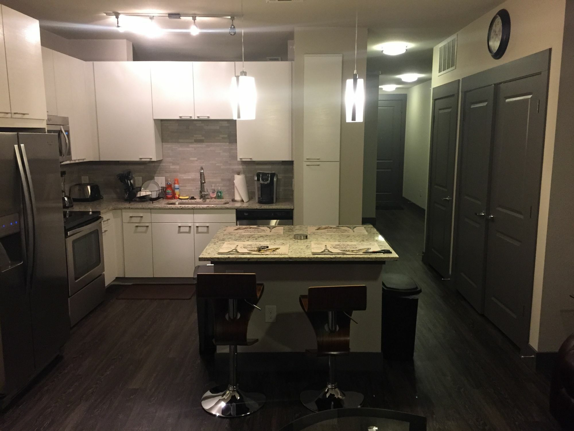 Executive Posh Apartment *